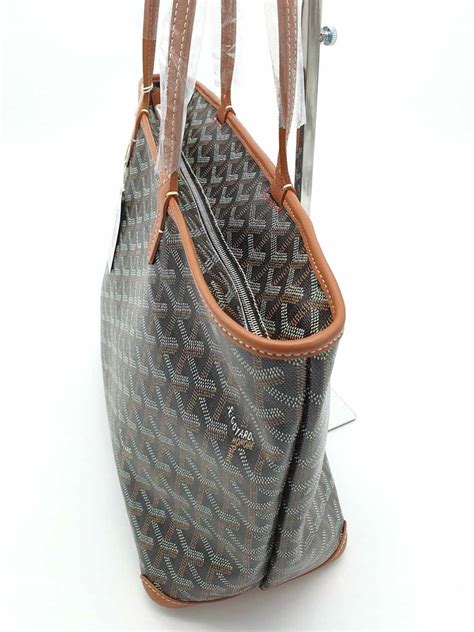 how much is a goyard artois mm bag|goyard artois pm size.